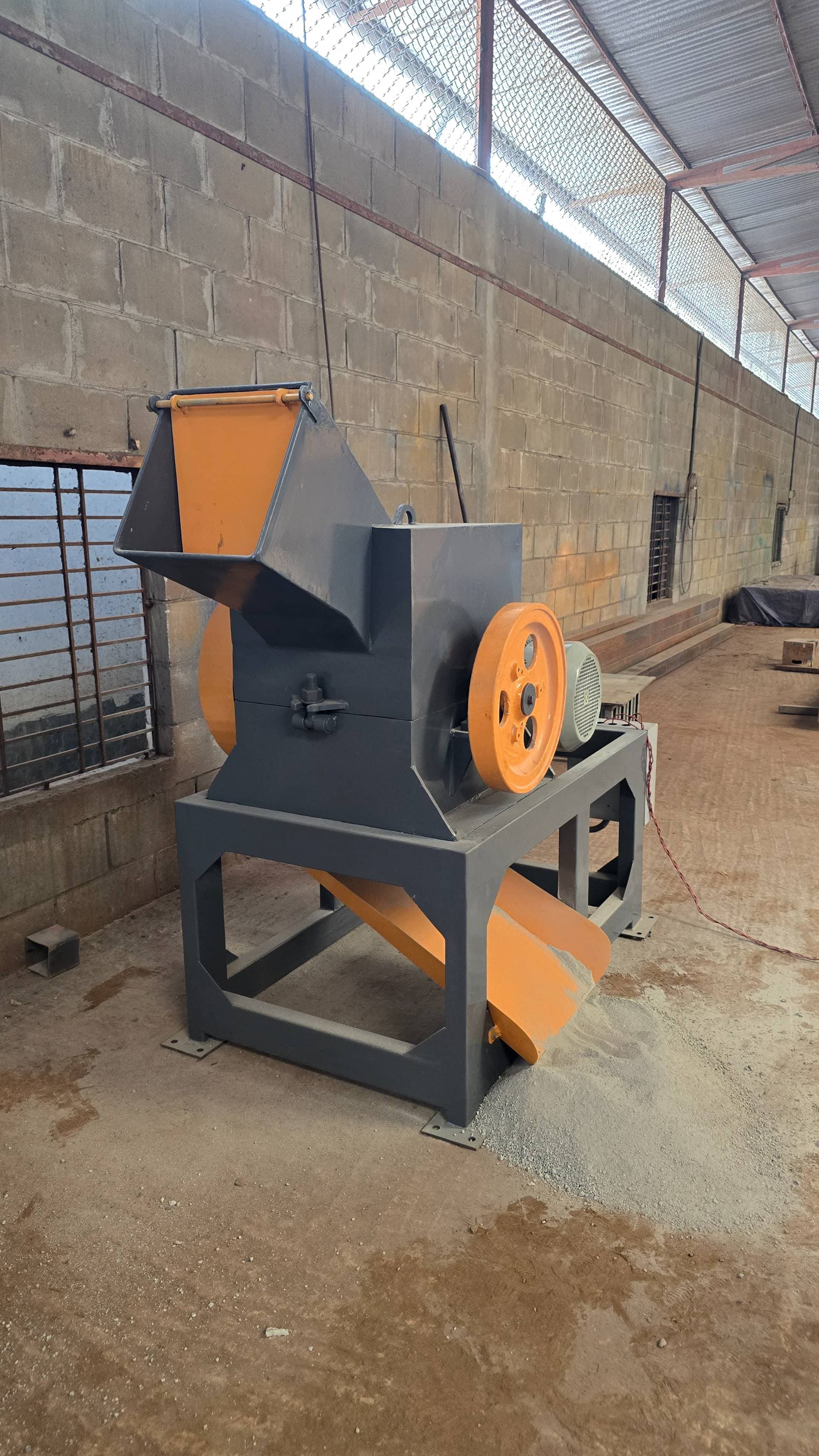 B-55/B-40 Crusher Machine gallery 1